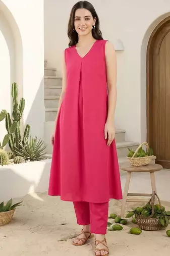 Women Pleated Kurta with Trousers