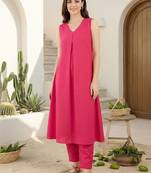 Women Pleated Kurta with Trousers