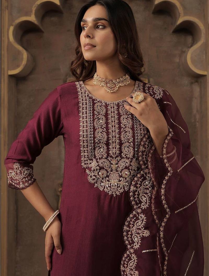 Women Ethnic Motifs Embroidered Regular Thread Work Liva Kurta with Trousers & With Dupatta