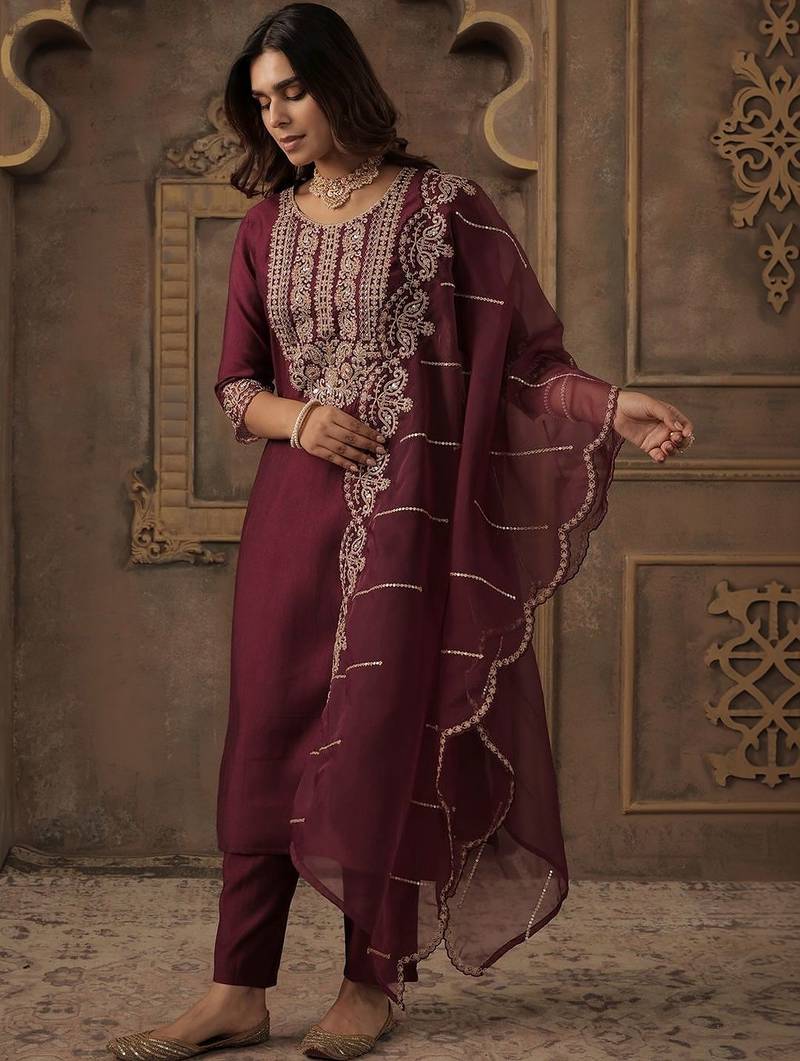 Women Ethnic Motifs Embroidered Regular Thread Work Liva Kurta with Trousers & With Dupatta