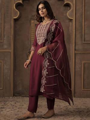 Women Ethnic Motifs Embroidered Regular Thread Work Liva Kurta with Trousers & With Dupatta 5