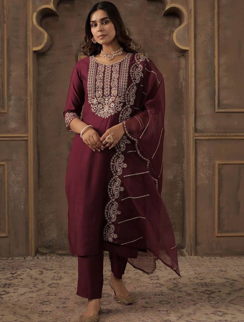 Women Ethnic Motifs Embroidered Regular Thread Work Liva Kurta with Trousers & With Dupatta