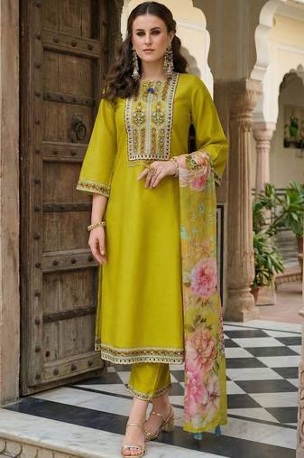 Women Floral Embroidered Regular Thread Work Kurta with Trousers & With Dupatta