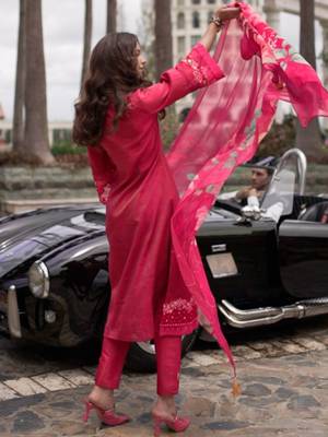 Women Floral Embroidered Regular Thread Work Kurta with Trousers & With Dupatta 3
