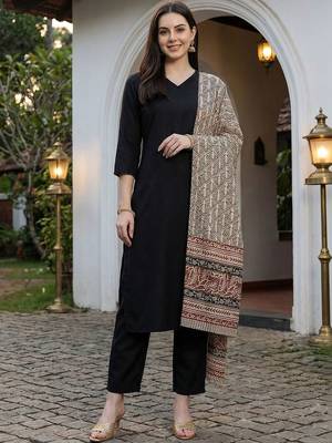 Women Ethnic Motifs Regular Kurta with Trousers & With Dupatta 1