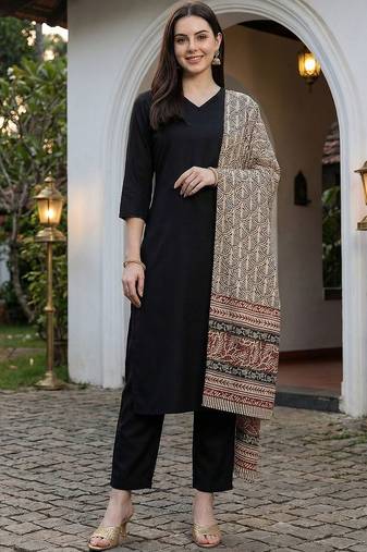 Women Ethnic Motifs Regular Kurta with Trousers & With Dupatta