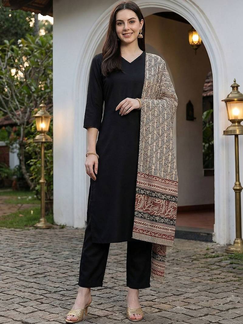 Women Ethnic Motifs Regular Kurta with Trousers & With Dupatta