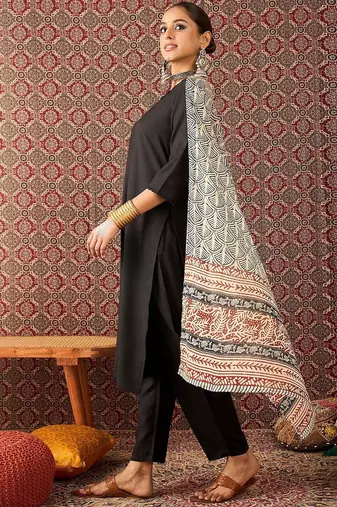 Women Ethnic Motifs Regular Kurta with Trousers & With Dupatta