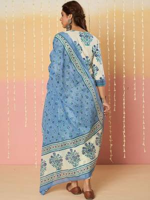 Women Floral Printed Regular Pure Cotton Kurta with Trousers & With Dupatta 6