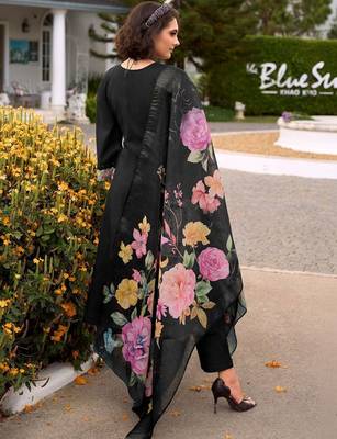 Women Floral Embroidered Regular Thread Work Pure Cotton Kurta with Trousers & With Dupatta 4