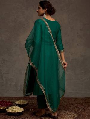 Women Ethnic Motifs Embroidered Regular Liva Kurta with Trousers & With Dupatta 4