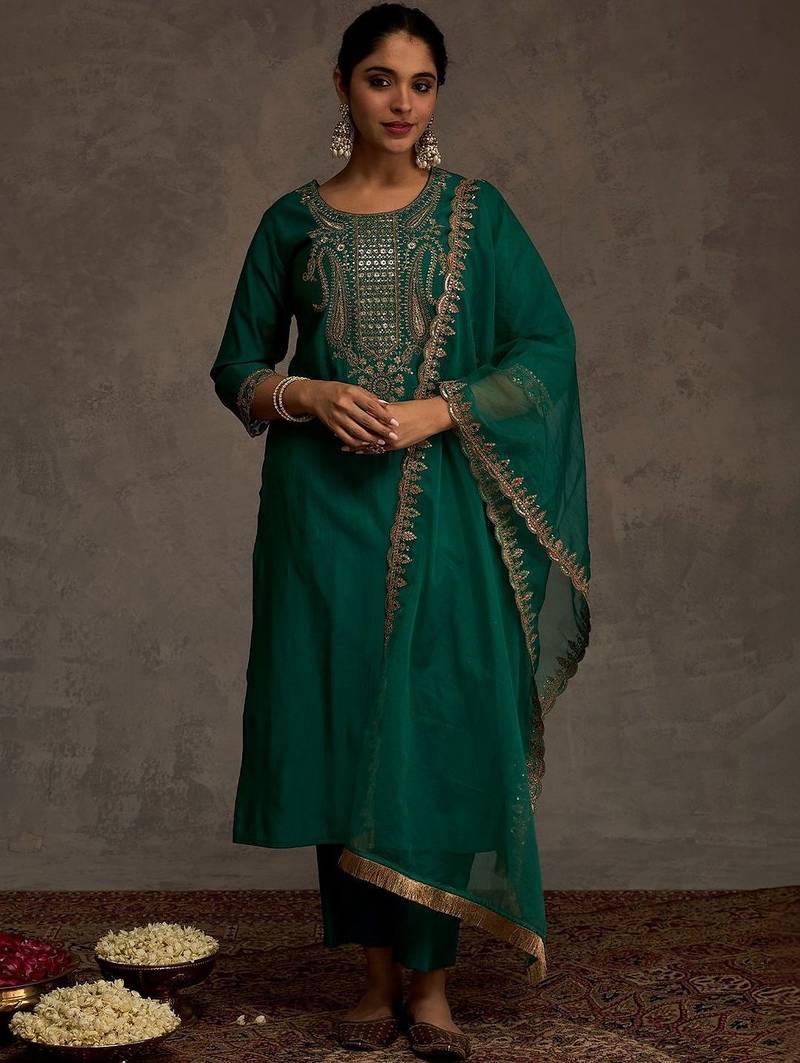 Women Ethnic Motifs Embroidered Regular Liva Kurta with Trousers & With Dupatta
