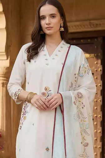 Women Floral Embroidered Regular Thread Work Pure Cotton Kurta with Trousers & With Dupatta