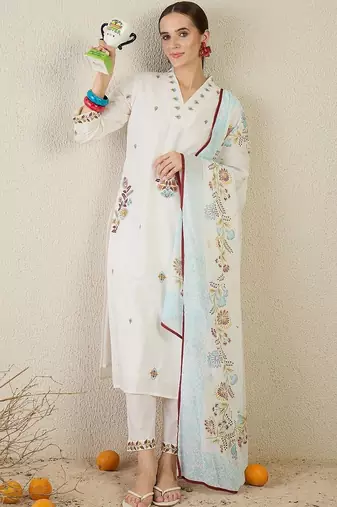 Women Floral Embroidered Regular Thread Work Pure Cotton Kurta with Trousers & With Dupatta