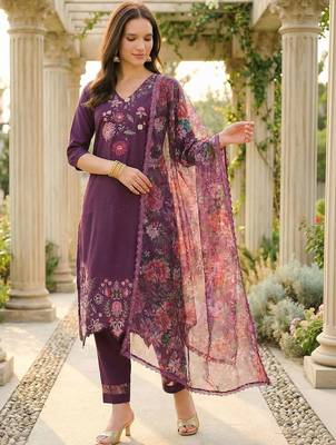 Women Floral Embroidered Regular Thread Work Liva Kurta with Trousers & With Dupatta 1