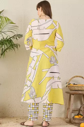 Women Printed Regular Pure Cotton Kurta with Trousers