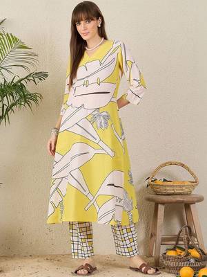 Women Printed Regular Pure Cotton Kurta with Trousers 6