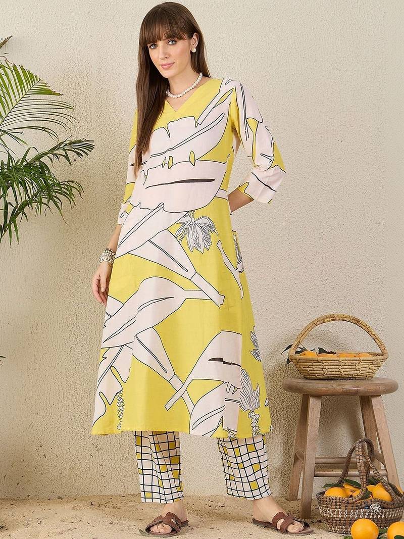 Women Printed Regular Pure Cotton Kurta with Trousers