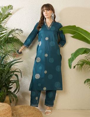 Women Floral Printed Regular Pure Cotton Kurta with Trousers 5