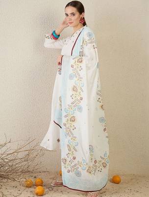 Women Floral Embroidered Regular Thread Work Pure Cotton Kurta with Trousers & With Dupatta 4