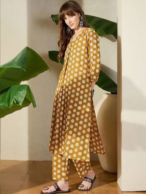 Women Printed Regular Pure Cotton Kurta with Trousers 5