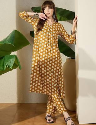 Women Printed Regular Pure Cotton Kurta with Trousers 6