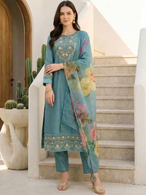 Women Floral Embroidered Regular Thread Work Liva Kurta with Trousers & With Dupatta 1