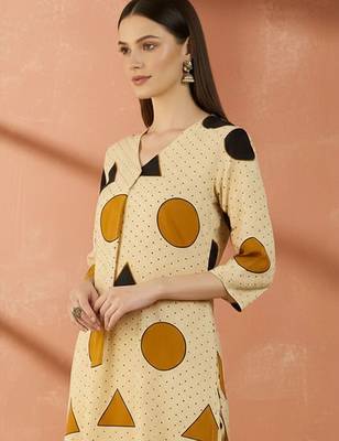 Women Printed Regular Pure Cotton Kurta with Trousers 2