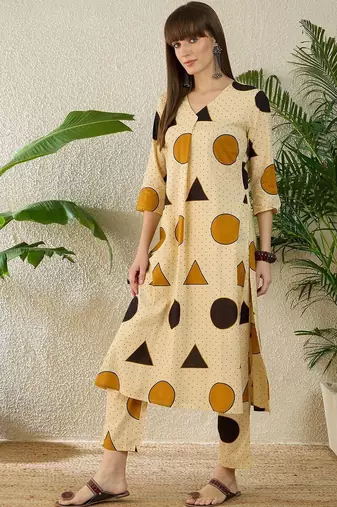 Women Printed Regular Pure Cotton Kurta with Trousers