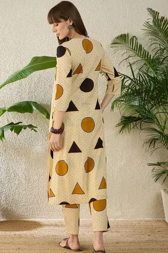 Women Printed Regular Pure Cotton Kurta with Trousers