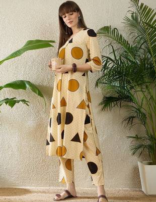 Women Printed Regular Pure Cotton Kurta with Trousers 5
