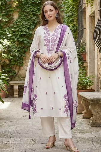 Women Floral Embroidered Regular Thread Work Kurta with Trousers & With Dupatta