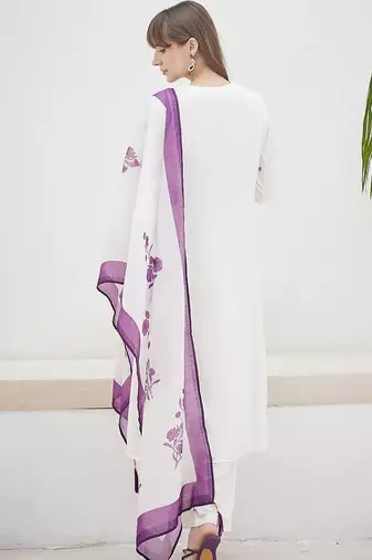 Women Floral Embroidered Regular Thread Work Kurta with Trousers & With Dupatta