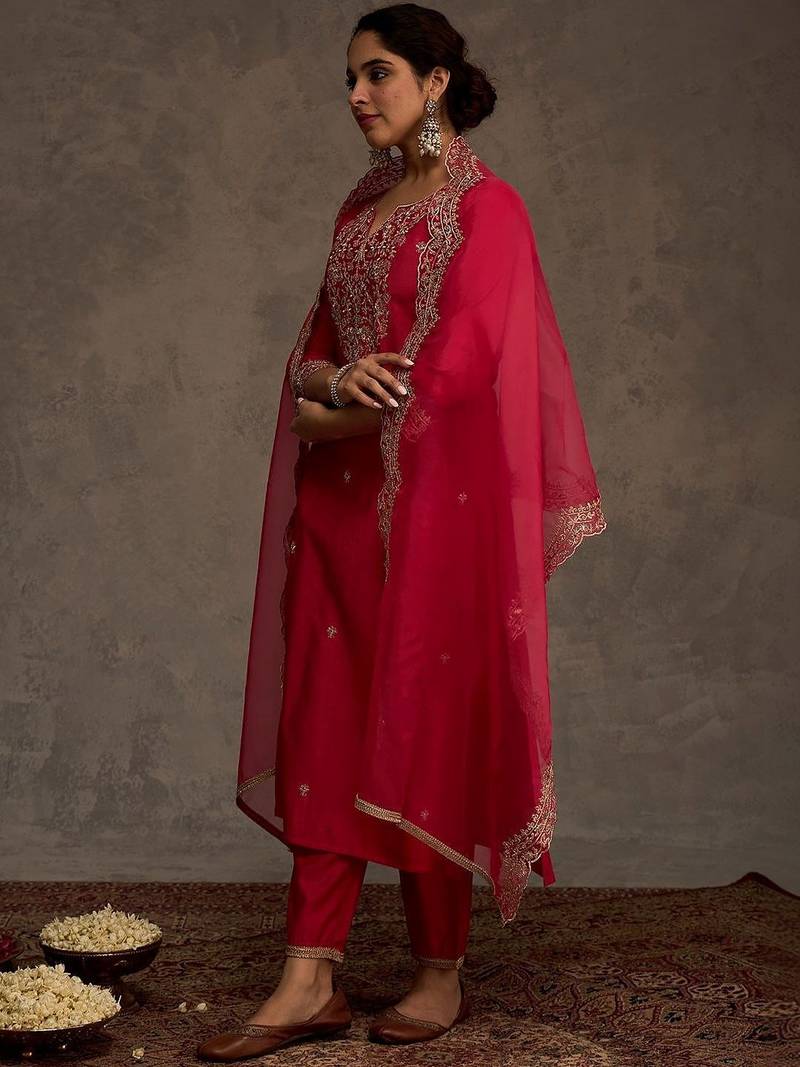 Women Ethnic Motifs Embroidered Regular Thread Work Liva Kurta with Trousers & With Dupatta