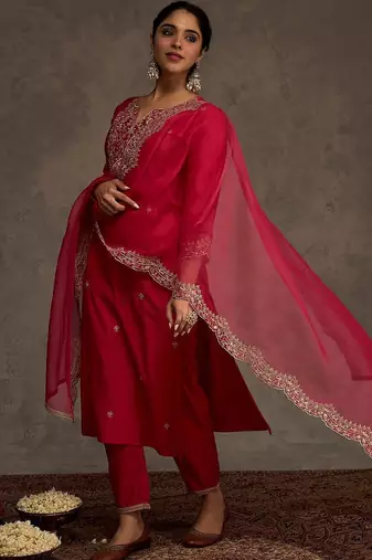 Women Ethnic Motifs Embroidered Regular Thread Work Liva Kurta with Trousers & With Dupatta