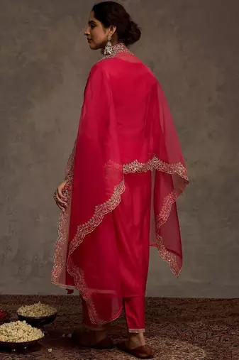 Women Ethnic Motifs Embroidered Regular Thread Work Liva Kurta with Trousers & With Dupatta