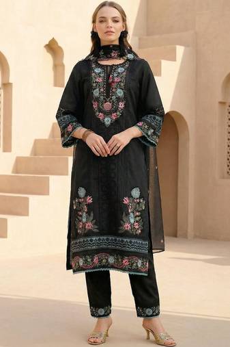 Women Floral Embroidered Regular Thread Work Kurta with Trousers & With Dupatta