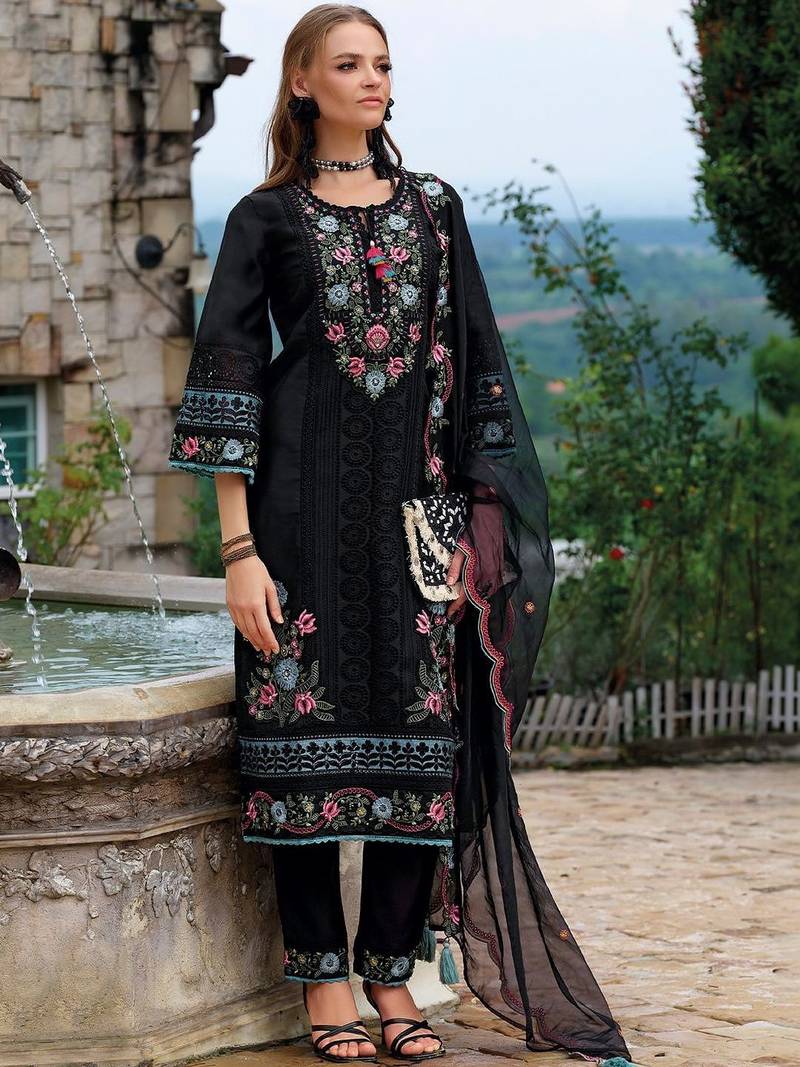 Women Floral Embroidered Regular Thread Work Kurta with Trousers & With Dupatta