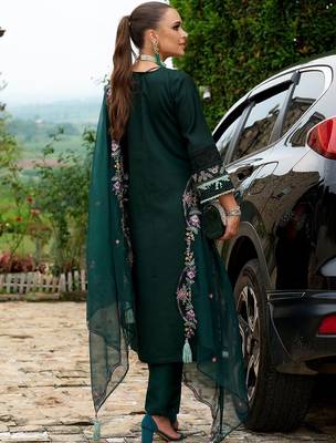 Women Ethnic Motifs Embroidered Regular Thread Work Kurta with Trousers & With Dupatta 4