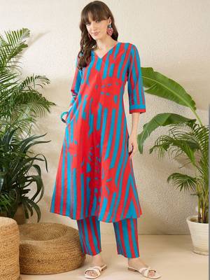 Women Printed Regular Pure Cotton Kurta with Trousers 6