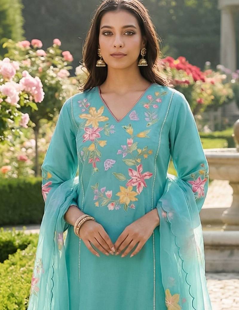 Women Floral Embroidered Regular Thread Work Kurta with Trousers & With Dupatta