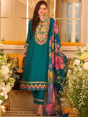 Women Floral Embroidered Regular Thread Work Kurta with Trousers & With Dupatta 7