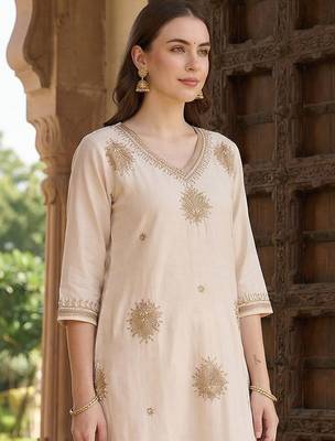 Women Ethnic Motifs Embroidered Regular Thread Work Liva Kurta with Trousers 2