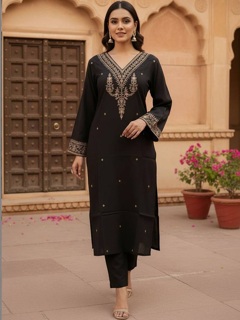 Women Ethnic Motifs Embroidered Regular Thread Work Liva Kurta with Trousers