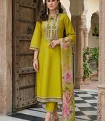 Women Floral Embroidered Regular Thread Work Kurta with Trousers & With Dupatta