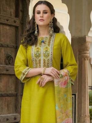 Women Floral Embroidered Regular Thread Work Kurta with Trousers & With Dupatta 2