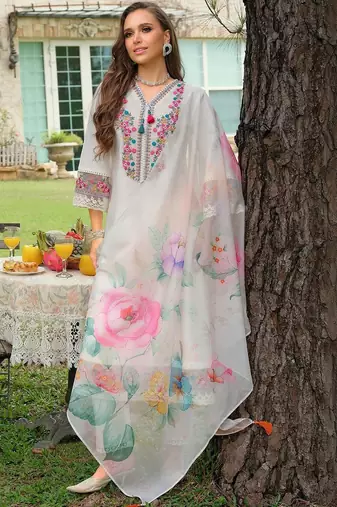 Women Floral Embroidered Regular Thread Work Kurta with Trousers & With Dupatta