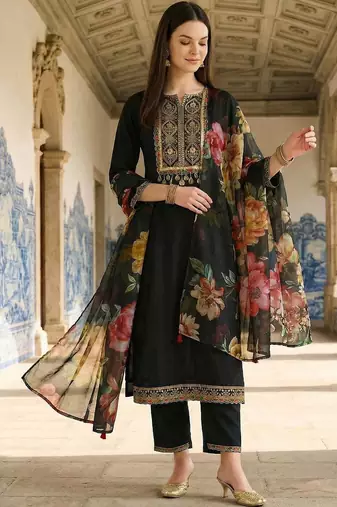 Women Floral Embroidered Regular Thread Work Kurta with Trousers & With Dupatta