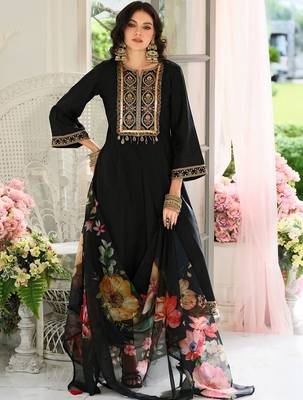 Women Floral Embroidered Regular Thread Work Kurta with Trousers & With Dupatta 5