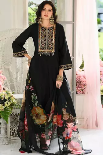 Women Floral Embroidered Regular Thread Work Kurta with Trousers & With Dupatta